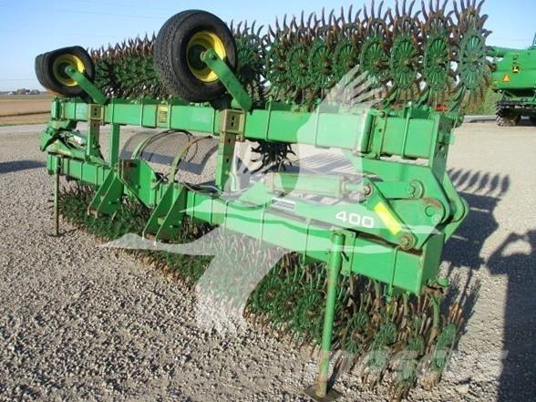 John Deere 400 Cita augsnes apstrādes tehnika un papildaprīkojums