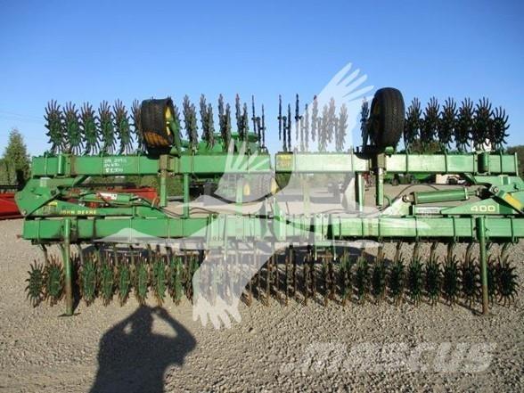 John Deere 400 Cita augsnes apstrādes tehnika un papildaprīkojums