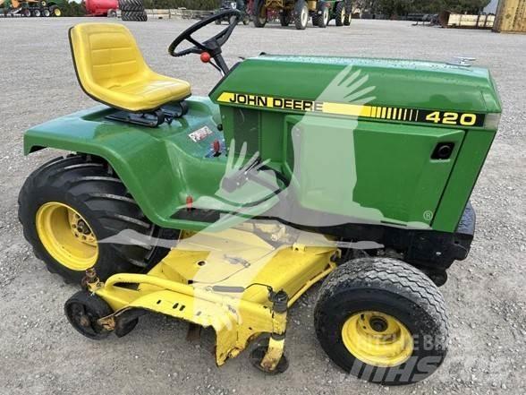 John Deere 420 Mauriņa traktors