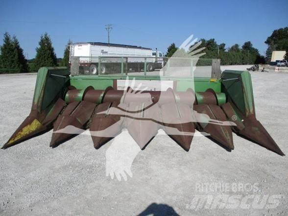 John Deere 653 Ražas novākšanas galvas