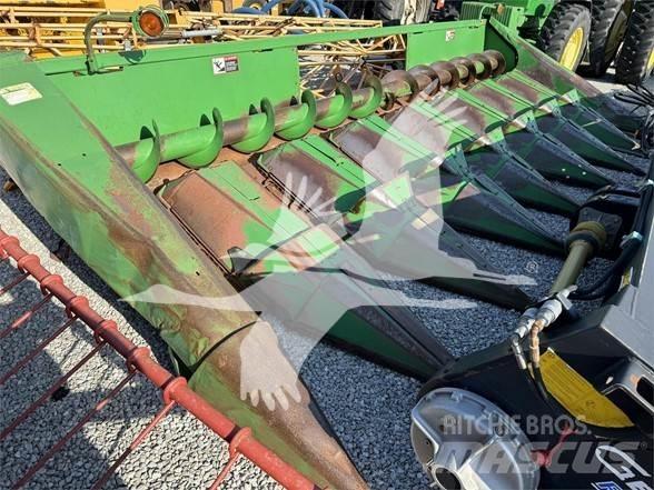 John Deere 843 Ražas novākšanas galvas