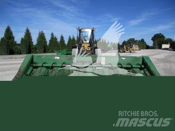 John Deere 843 Ražas novākšanas galvas