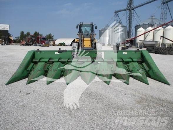 John Deere 843 Ražas novākšanas galvas