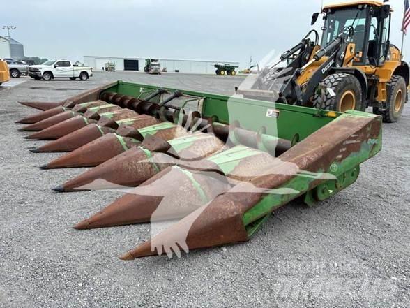 John Deere 844 Ražas novākšanas galvas