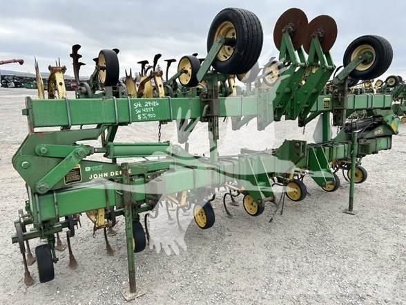 John Deere 845 Labības kultivatori