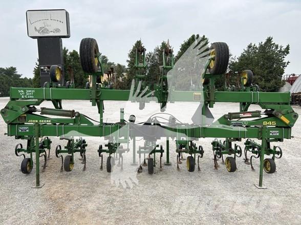 John Deere 845 Labības kultivatori