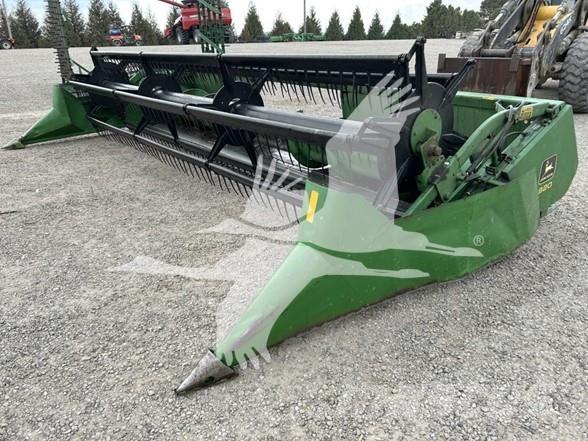 John Deere 920 Ražas novākšanas galvas
