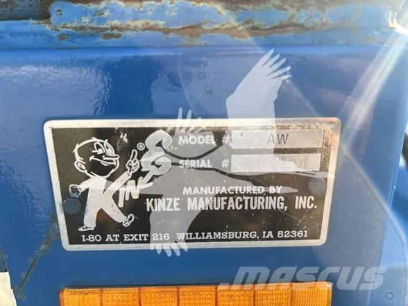 Kinze 840 Graudu pārkraušanas piekabes