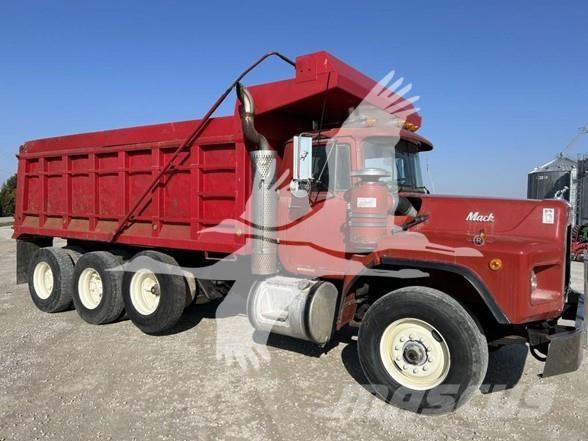 Mack RB688S Pašizgāzējs