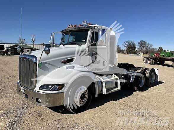 Peterbilt 384 Vilcēji