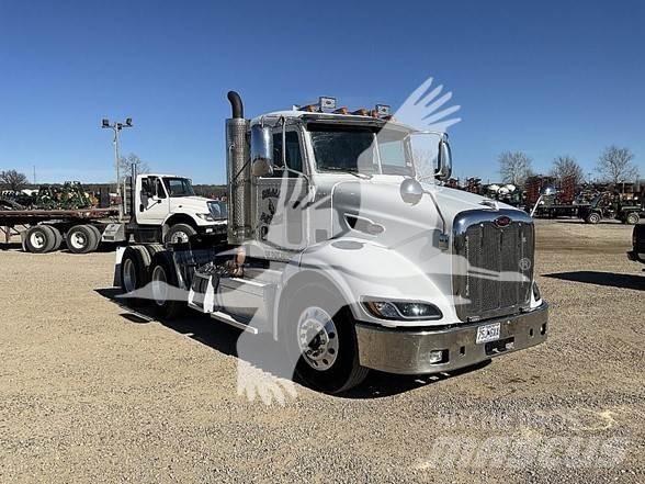 Peterbilt 384 Vilcēji
