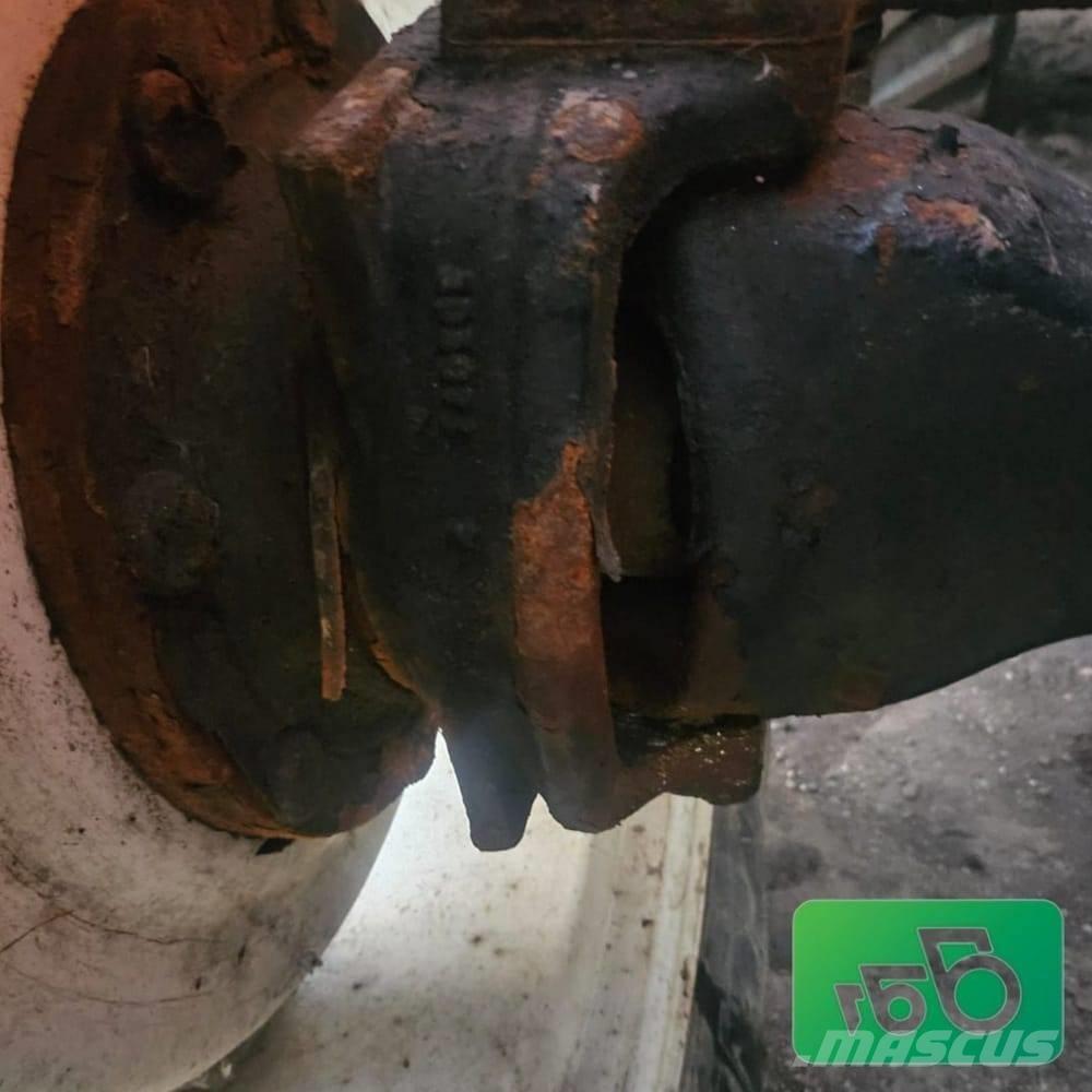 Valmet 8350. Parts Traktori