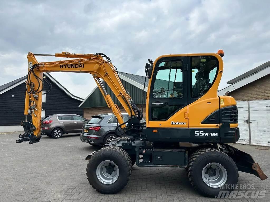 Hyundai 55W-9A Ekskavatori uz riteņiem