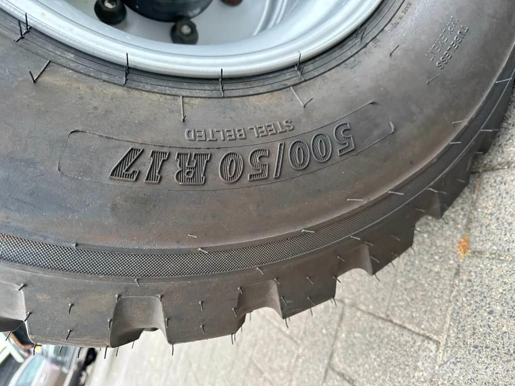 Hyundai 55W-9A Ekskavatori uz riteņiem