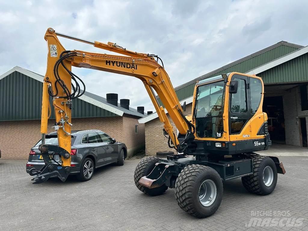 Hyundai 55W-9A Ekskavatori uz riteņiem