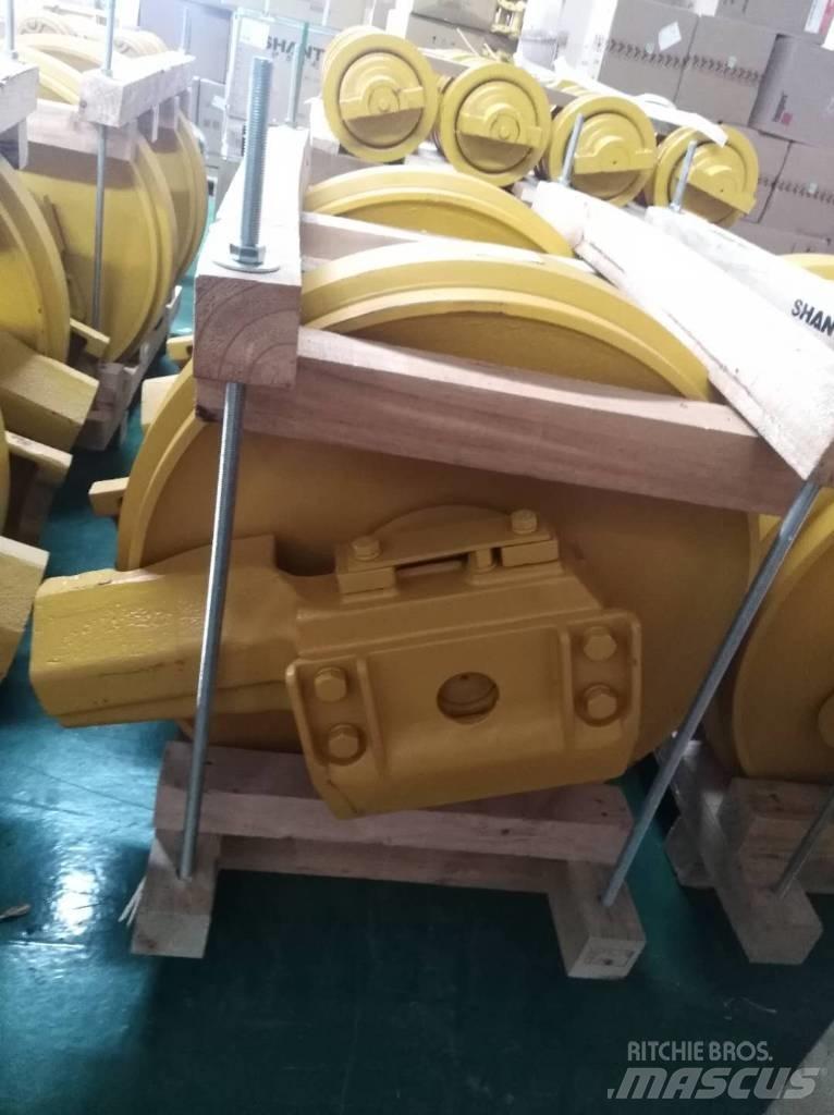 Komatsu D85E-18 Sliedes, ķēdes un šasija