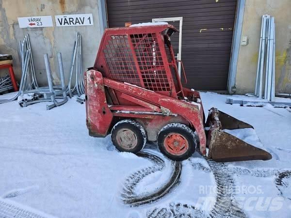 Bobcat 463 Lietoti riteņu kompaktiekrāvēji