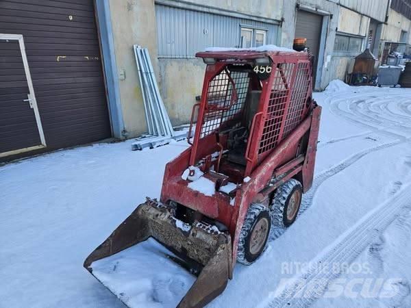 Bobcat 463 Lietoti riteņu kompaktiekrāvēji