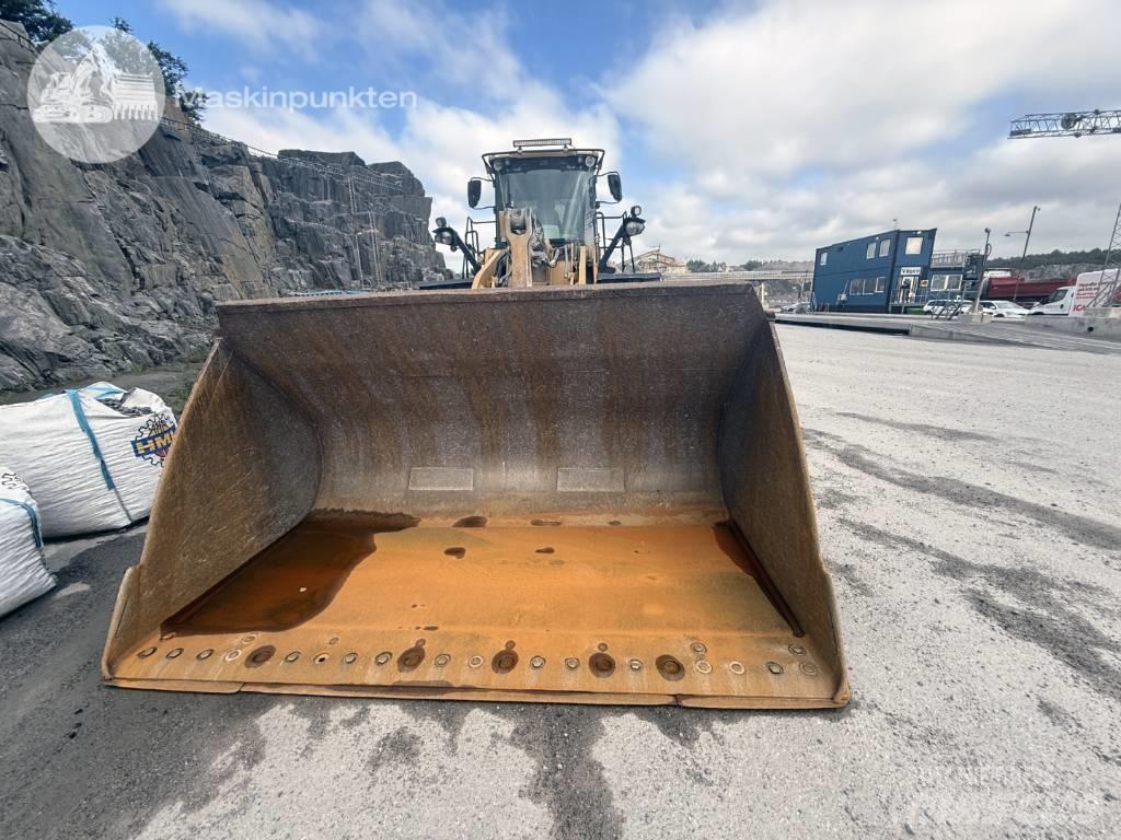 CAT 972 M Iekrāvēji uz riteņiem