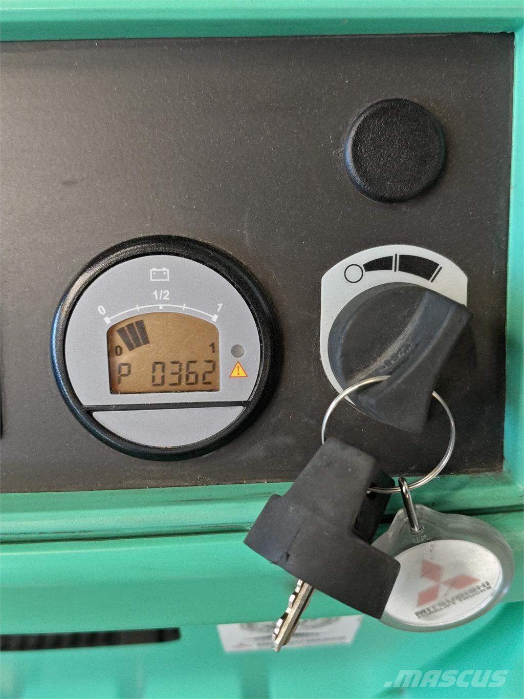 Mitsubishi PBV20N3 Pašgājējplatformas