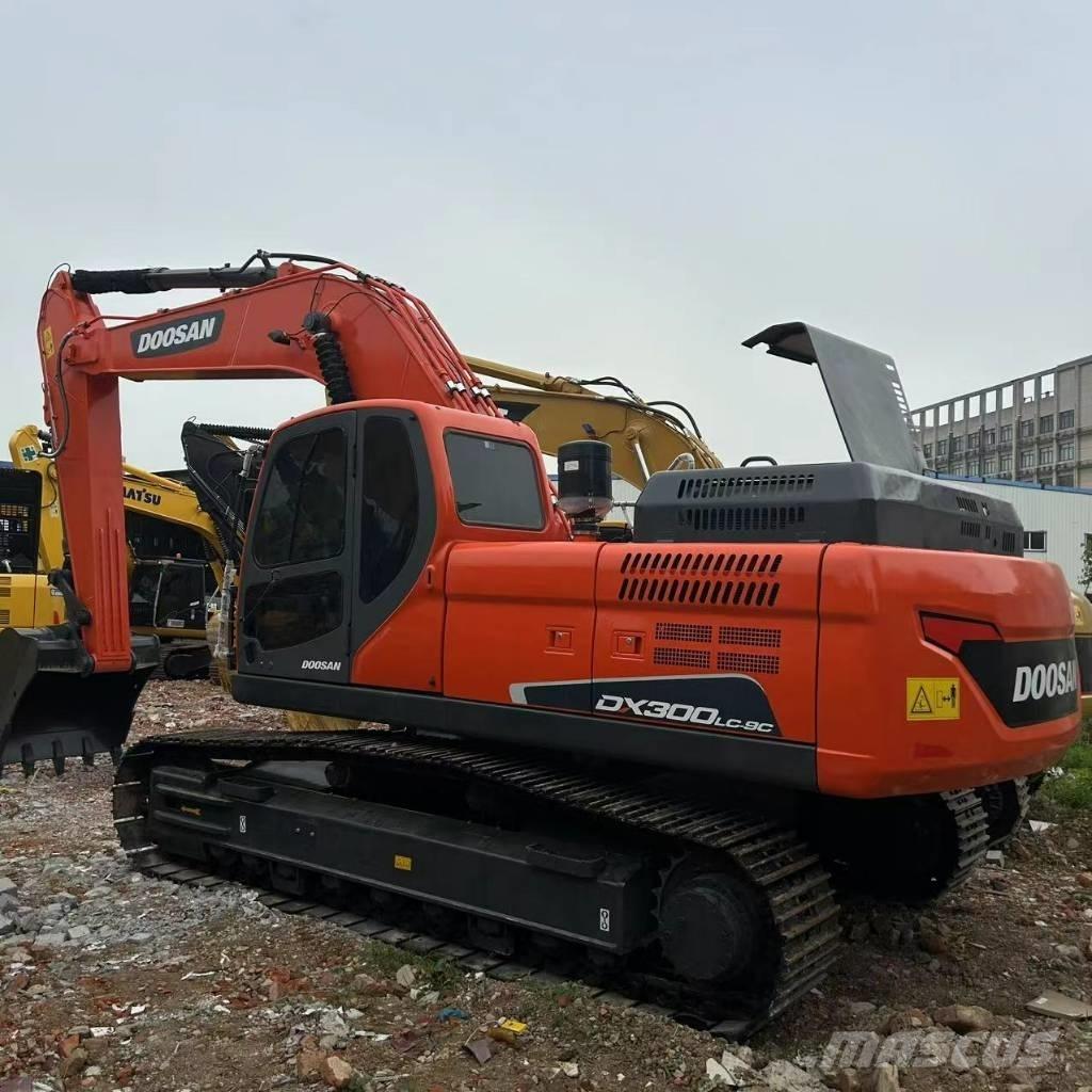Doosan DX 300 LC-9c Kāpurķēžu ekskavatori