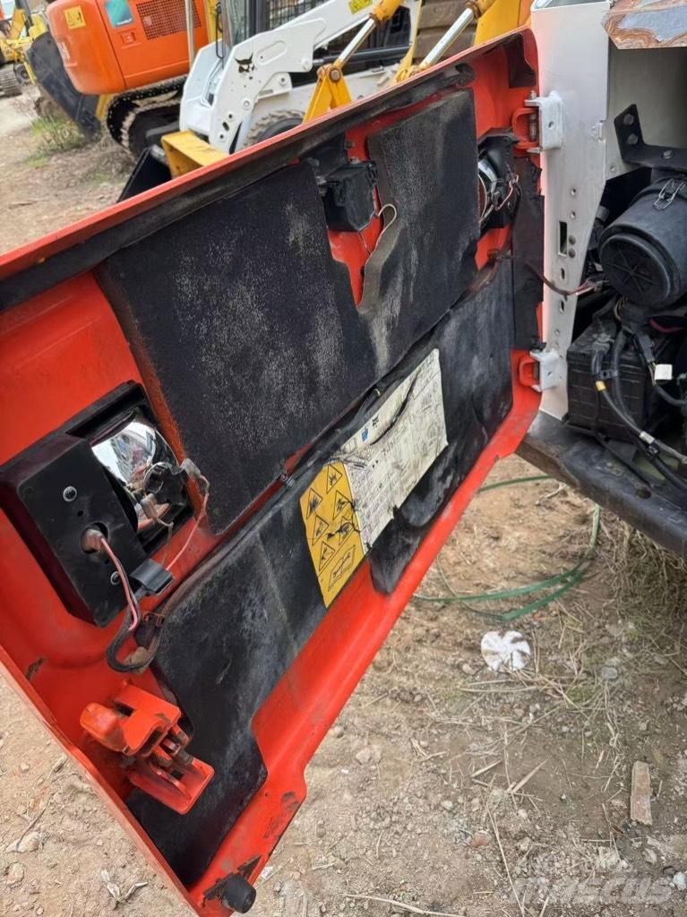 Bobcat S 550 Lietoti riteņu kompaktiekrāvēji