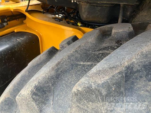 JCB 3CX ECO AEC Ekskavatori-iekrāvēji