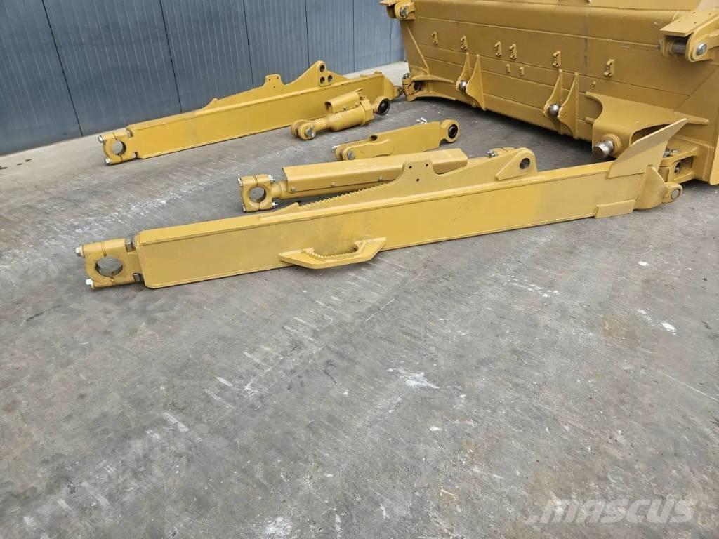 CAT D8N SU Naži