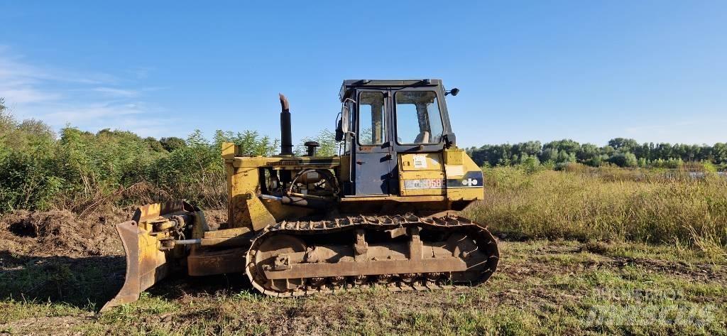 Komatsu D 58 E-1 Kāpurķēžu buldozeri