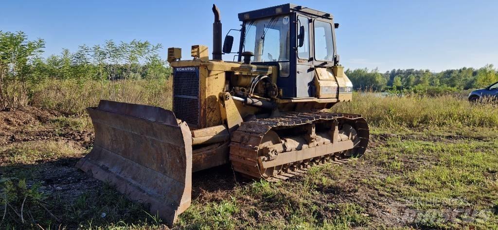 Komatsu D 58 E-1 Kāpurķēžu buldozeri