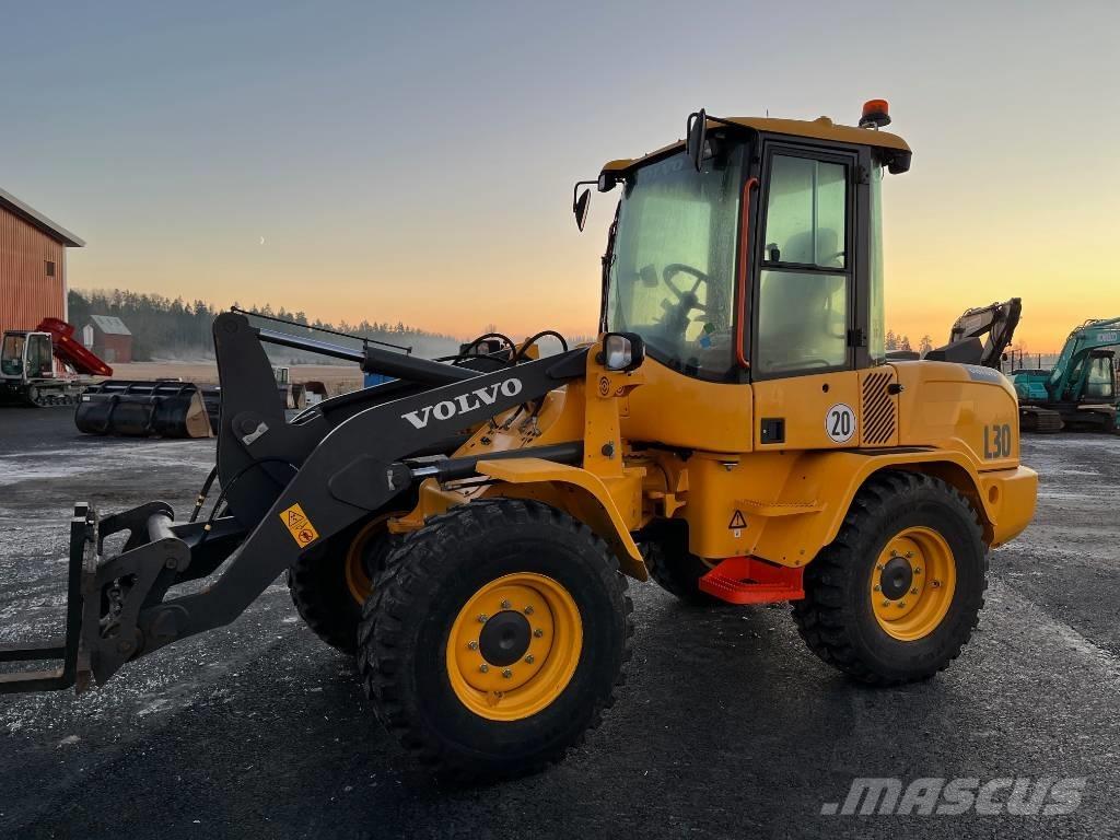 Volvo L 30 H Iekrāvēji uz riteņiem