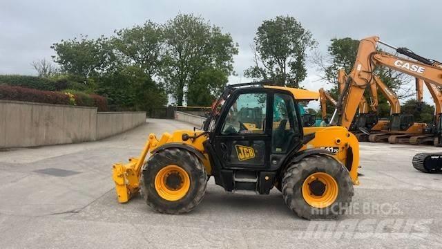 JCB 541-70 Agri Lauksaimniecības pacēlāji