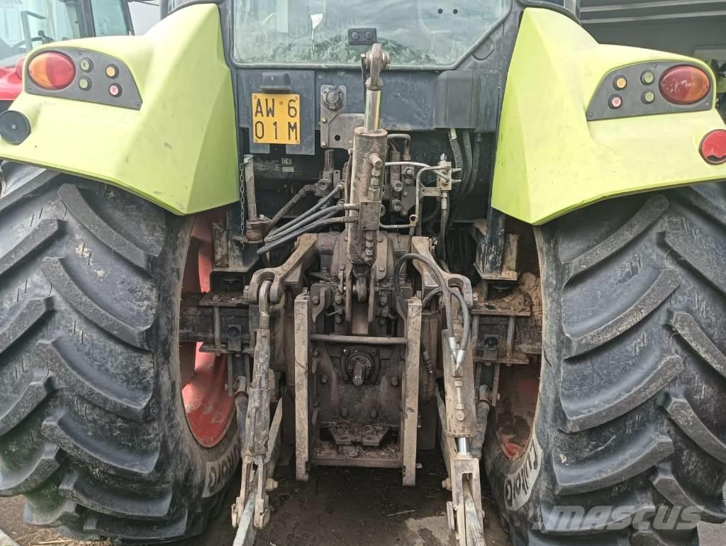 CLAAS Arion 420 Traktori