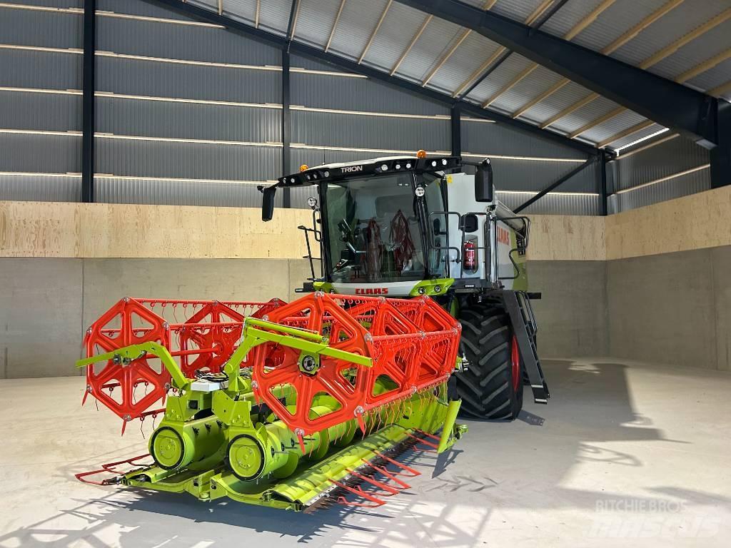CLAAS Trion 520 Ražas novākšanas kombaini