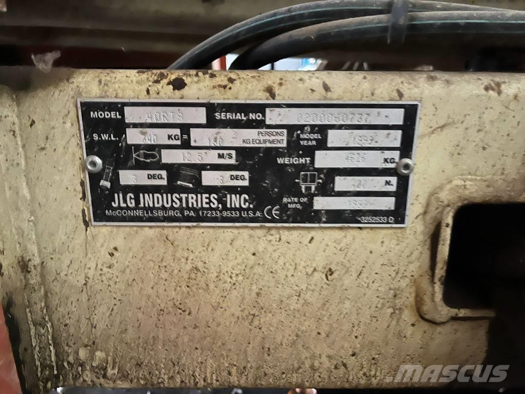 JLG 40 RTS Šķerveida pacēlāji