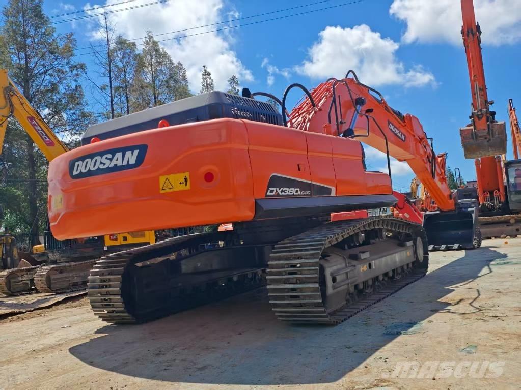 Doosan DX380LC-9 Amfībijas tipa ekskavatori