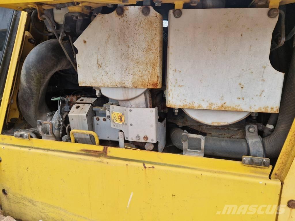 Komatsu D 65 PX-18 Kāpurķēžu buldozeri