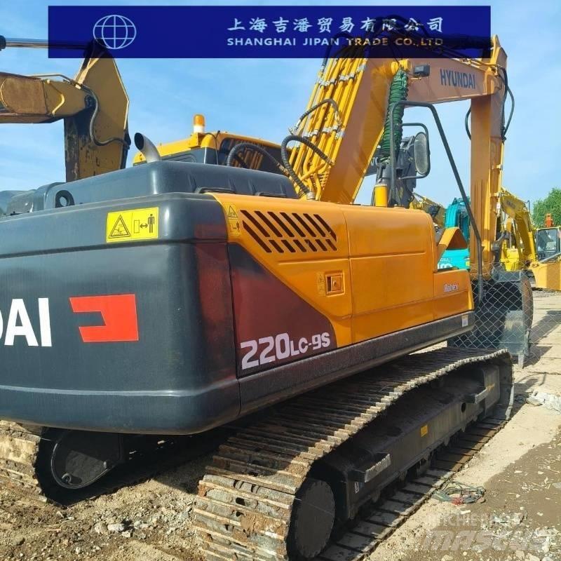 Hyundai R220 Vidēja lieluma ekskavatori 7 t - 12 t