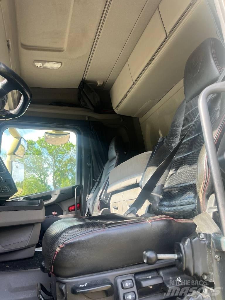 Scania R 520 Tridem Smagās mašīnas ar celtni