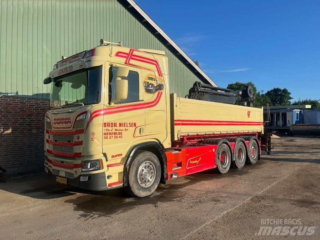 Scania R 520 Tridem Smagās mašīnas ar celtni
