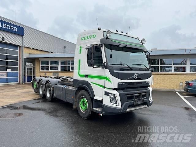 Volvo FMX 500 Treileri ar āķi