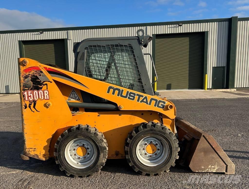 Mustang 1500 R Lietoti riteņu kompaktiekrāvēji
