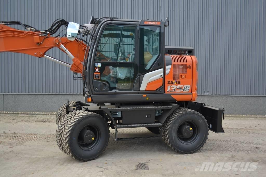 Hitachi ZX135W-7 Ekskavatori uz riteņiem
