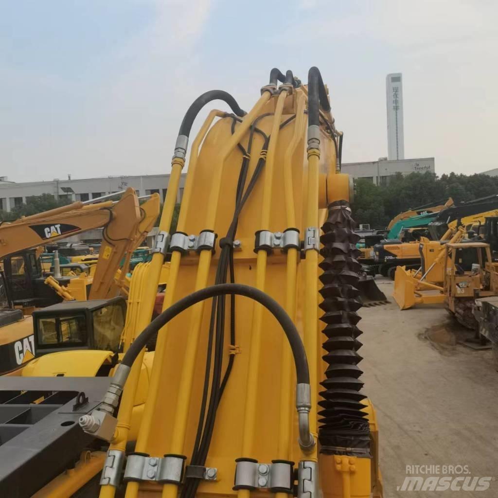 Komatsu PC 220-8 Kāpurķēžu ekskavatori