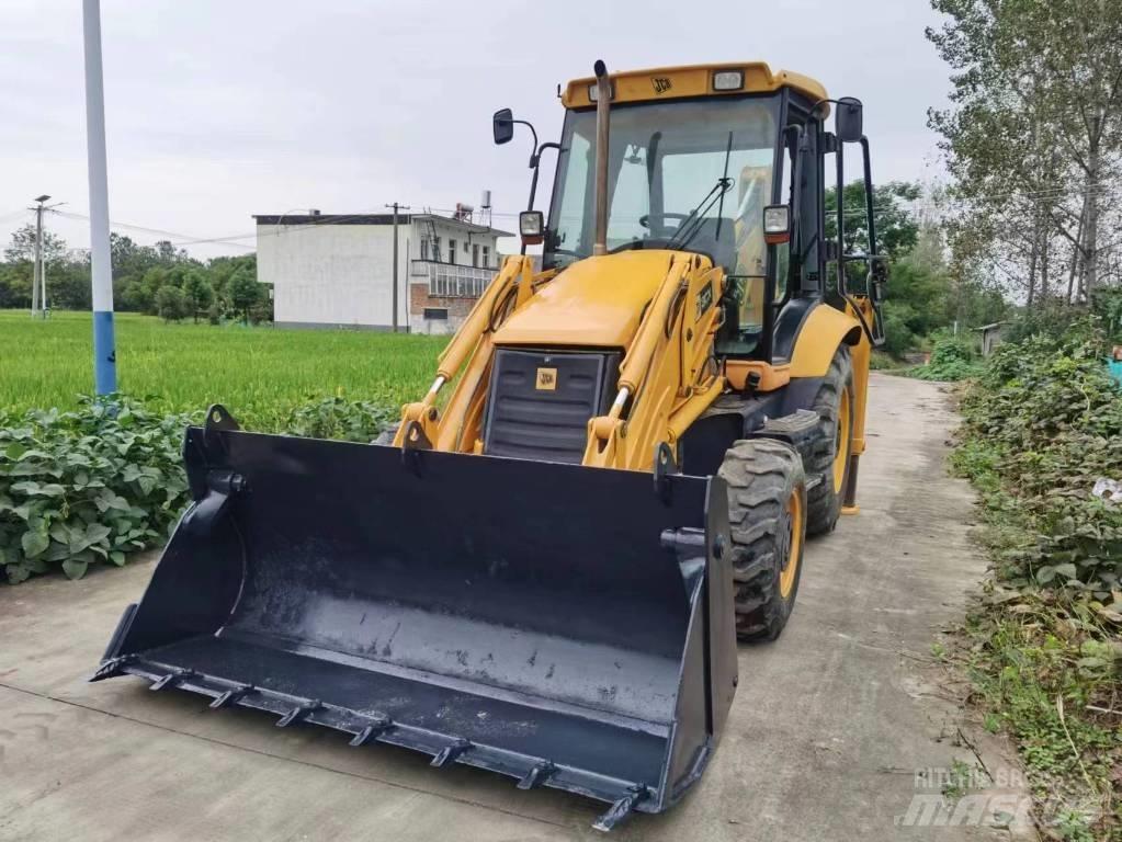 JCB 3 CX Ekskavatori-iekrāvēji