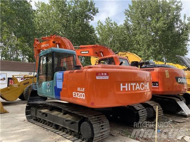 Hitachi EX200-3 Kāpurķēžu ekskavatori