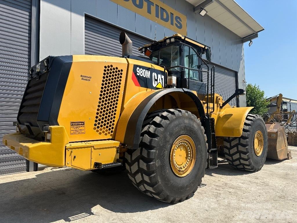CAT 980M Iekrāvēji uz riteņiem