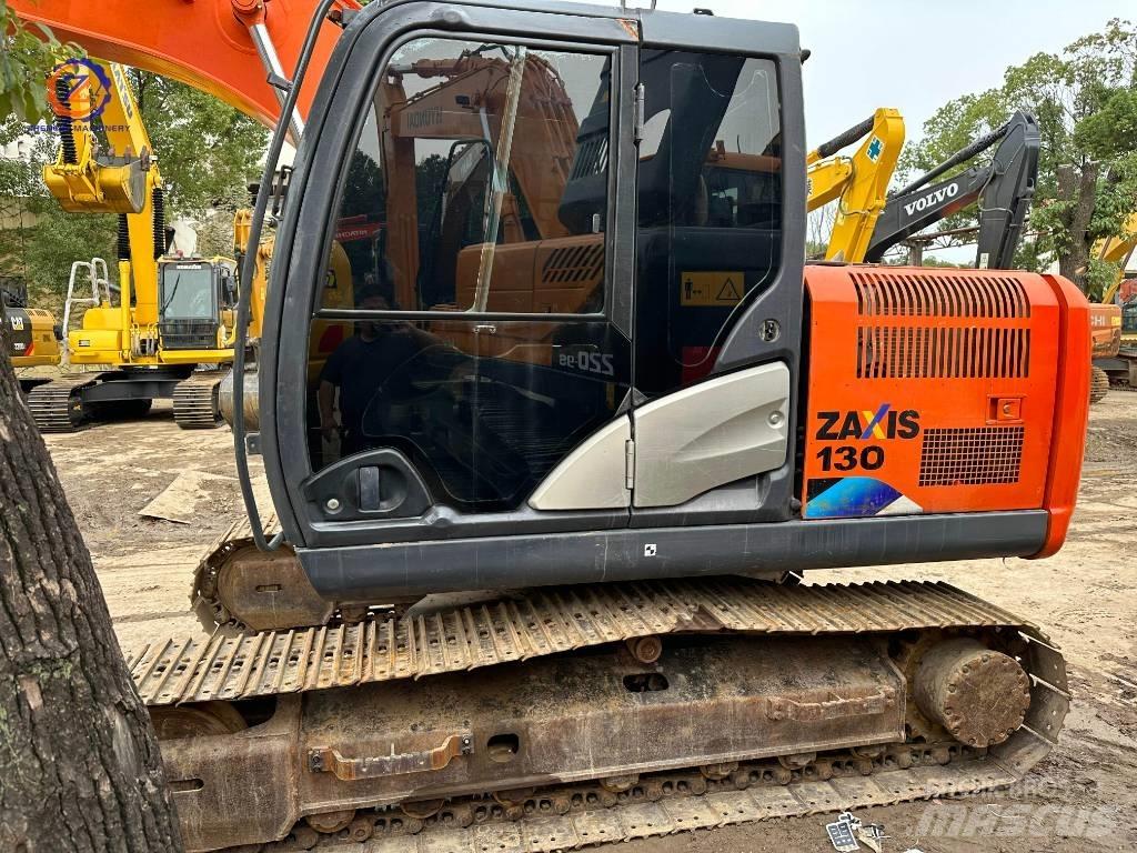 Hitachi ZX 130-5A Kāpurķēžu ekskavatori