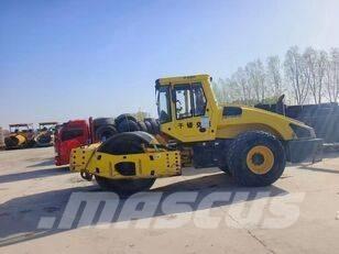Bomag BW 220D-40 Divvalču grunts veltņi
