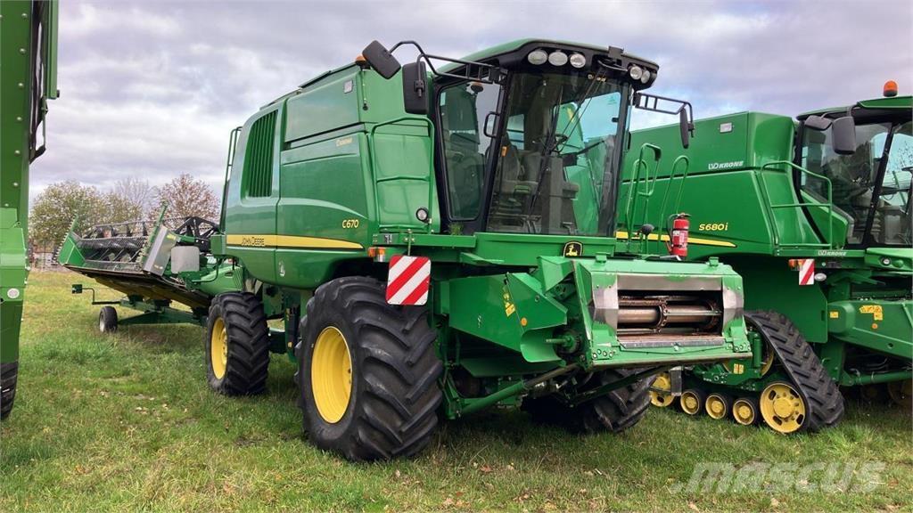 John Deere C 670 Ražas novākšanas kombaini